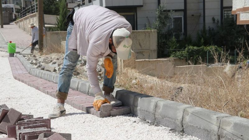Karaköprü’de yollar kilitli parke ile döşeniyor