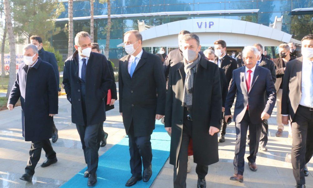 Bakan Özer Urfa'ya geldi