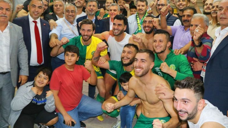 Urfaspor'da liderlik sevinci