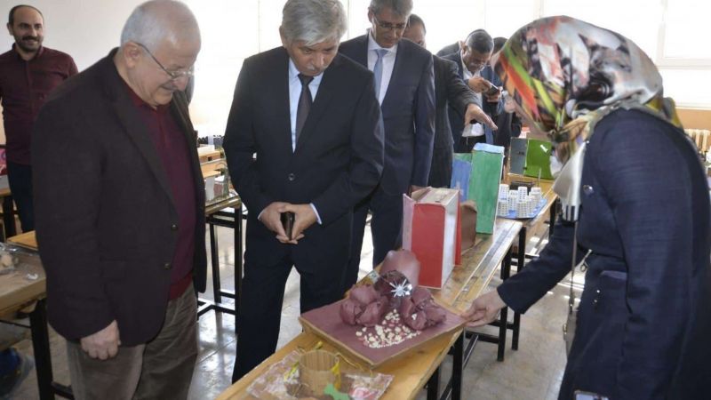 Ortaokul öğrencileri maket çalışmalarını sergiledi