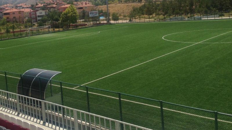 Karaköprü’ye 3 adet sentetik çim yüzeyli futbol sahası