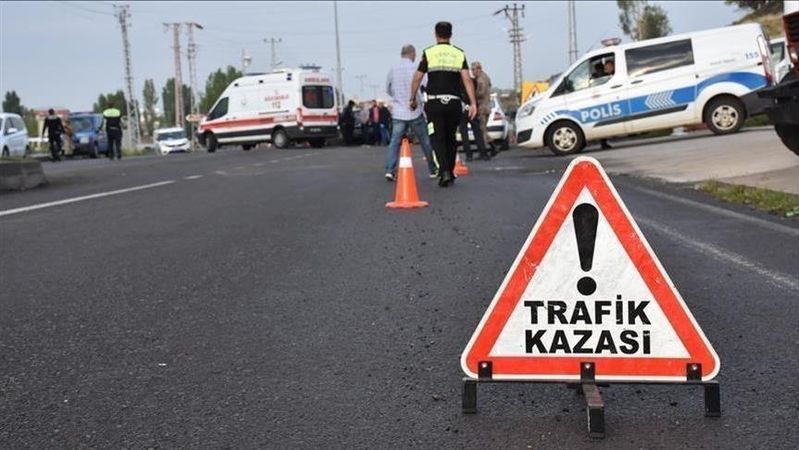 Urfa'da otomobil ile motosiklet çarpıştı: 1 ölü, 3 yaralı