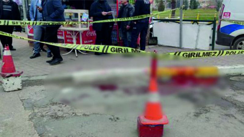 Urfa'da cadde ortasında bıçaklı kavga!