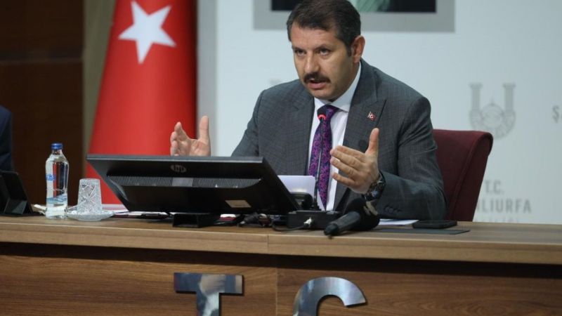 Ayhan'dan projelerle ilgili açıklama