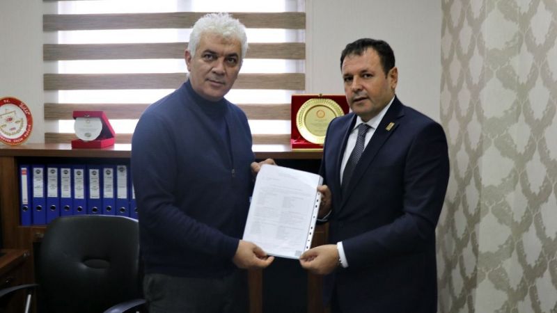 Yetim mazbatayı aldı