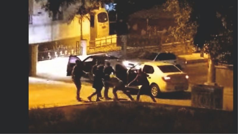 Karaköprü'de 'Yol verme' kavgası