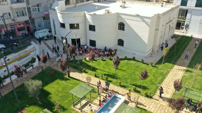 Belediye bahçesi misafirlerin uğrak yeri oldu 