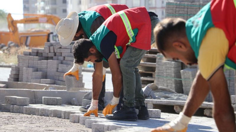 Yeni yollar kilitli parkeyle döşeniyor