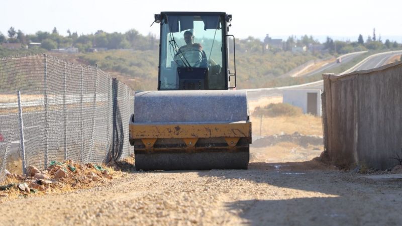Geçit mahallesinde yollar çamurdan arındırıldı